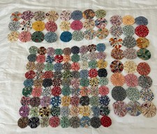 Vintage Yo Yo Quilt Blocks 4 At 9in X 6in And 1 At 14in X 14in picture