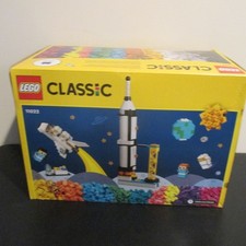LEGO CLASSIC Model 1102. 1700 Pieces.  picture