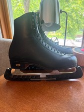 Riedell Model 320 figure skates, women's size 9 Wide (V) picture