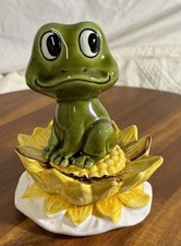 Vintage 1978 Sears & Roebuck Neil the Frog & Lily Pad Salt & Pepper Shakers EUC picture