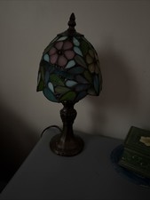 Tiffany Style Stained Glass Desk Lamp -floral pattern -on/off switch picture
