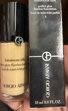 Giorgio Armani - Luminous Silk - Perfect Glow, Flawless Foundation - Shade 4 picture