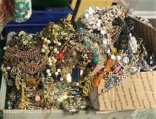Huge Jewelry Lot 10 Lbs Pounds Vintage Now Junk Craft Harvest Rhinestone Art DIY picture