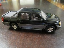 Welly 1/24 Chevy Avalanche black diecast picture