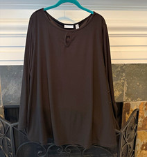 Susan Graver Liquid Knit Black Solid Scoop Neck Long Sleeve with detail picture