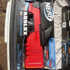 NERF Roblox MM2: Shark Seeker Dart Blaster, Shark-Fin Priming picture