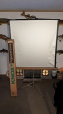 Vtg PROJECTION SCREEN 50 X 50 MODEL KNOX PARADE Excellent Condition Used Twice picture
