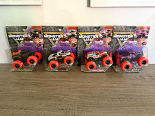 Monster Jam Spooky Collection 1:64 4/6 picture