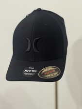 NWT Hurley Black On Black Curved Brim Flexfit Hat - Dri Fit - SZ S/M picture