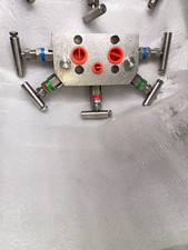Emerson Rosemount 5-valve integral/coplanar manifold  Rosemount 305 series  picture