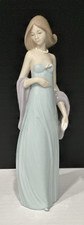 Lladro 5487 Ingenue Woman w/ Evening Gown Pearls Porcelain Figurine 8