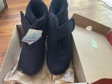 Propet Madi Ankle Strap Waterproof FauxFur Lined Snowboot Black US 8 (2E) - Wide picture