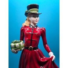 Royal Doulton Pretty Ladies Christmas Day Figurine 2006~ MIB COA HN4899 picture