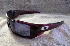 Oakley Men's Gascan Grape Sunglasses. Vintage 2005, Very Rare. Excellent picture