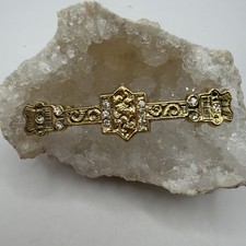 BAR BROOCH, ANITIQUE VICTORIAN STYLE. FAUX DIAMONDS. GOLD TONE. UNSIGNED picture