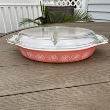 MINT VTG Pyrex Pink Daisy 1.5 Qt Divided Casserole Dish w/ Glass Lid picture