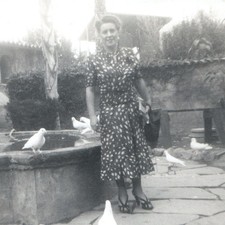 c1940s San Juan Capistrano CA Mission Doves Fountain Woman Snapshot Photo Garden picture