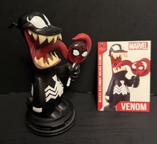 Venom 150 ~ 2018 Skottie Young Statue ~ Gentle Giant Marvel Animated 245/1200 picture