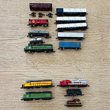 Santa Fe Union Pacific N Scale 1:160 15pc DC Analog Locomotives & Cars picture
