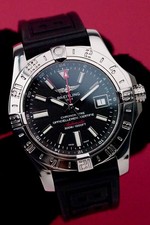 Breitling Avenger II GMT 43mm #A32390 Rubber Strap W/ Deployant  Clean picture