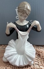 Lladro 8771 My Debut Dress Mint Condition Original Grey Box Great Gift Look picture