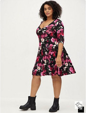 Torrid Super Soft Floral Skater Dress V-Neck 3/4 Sleeve Short Stretch picture