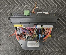 2008-14 Mercedes-Benz C300 C350 W204 Genuine SAM Fuse Box Control Module picture