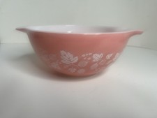 RARE Vintage PYREX Pink Gooseberry Cinderella Bowl #442  1 1/2 qt picture