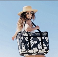 Aloha Collection CleverMade Collapsible Beach Tote NWT Costco Black Floral CL picture