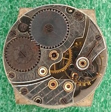 Lot M641 Mens Waltham Ruby 28 Manual Wind Up 17J Movement Vintage Watch Parts picture