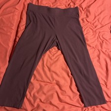 NWOT Sonoma Cropped Legging Women's Size M Burgundy Goods For Life Elastic Waist picture
