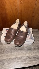 BOBS from Skechers Memory Foam Brown Leather Slip-On Shoes Women’s 9 M picture