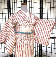 Vintage Japanese Kimono Set – Omeshi Kimono, Nagoya Obi & Accessories – 4-Pieces picture