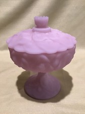 Beautiful Fenton Lavender Satin Glass Water Lily Lidded Pedestal Candy Dish Rare picture