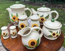 Vintage Shawnee Sunflower Collection includes eight pieces picture