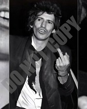 Keith Richards Rolling Stones Flipping the Bird Giving the Finger 8x10 Photo picture