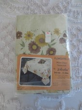 NIP Vtg. WILENDUR FLOWER FIELD Flannel-Backed VINYL TABLECLOTH - 52
