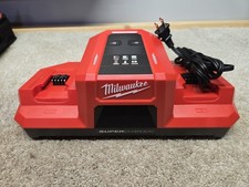 Milwaukee 48-59-1815 M18 Dual Bay Simultaneous Super Charger picture