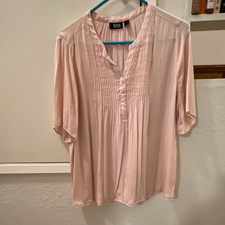 a.n.a Women’s Pink Pleated Chiffon Split Neck Short Sleeve Pullover Blouse L picture