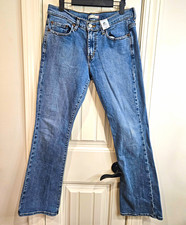 Levi’s Women’s 515 Bootcut Mid Rise Medium Wash Blue Denim Jeans 5-Pocket picture