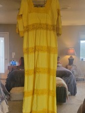 BEAUTIFUL 1970'S VINTAGE  CANARY  YELLOW MEXICAN  WEDDING DRESS  Size M L picture