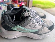 FILA Men's Lace Up Low Top Athletic Sneakers Solid Gray White Green picture