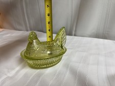 Vaseline Uranium Nesting Hen Mosser Glass picture
