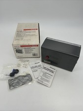 Honeywell Tradeline R8182D 1111 TRIPLE Aquastat Protectorelay Controller • NEW picture