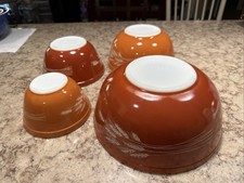 Pyrex Vintage Autumn Harvest Wheat Nesting Mixing Bowls Set of 4 In Great Shape picture