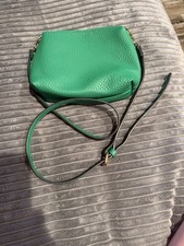JENN & CO Green Pebbled Zip Crossbody Bag, Detachable Strap, Pockets picture