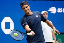 RF Roger Federer Uniqlo 2026 US Open Exclusive Tennis Shirt Size M picture