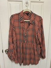 Torrid Women's Pink Blouse Shirt Size 3 Short Sleeve picture