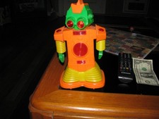 battery operated robot vintage by Cragstan  working picture