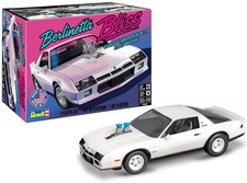 Revell 14582 1982 Chevy Camaro Berlinetta 1:25 Scale Model Scale, White picture